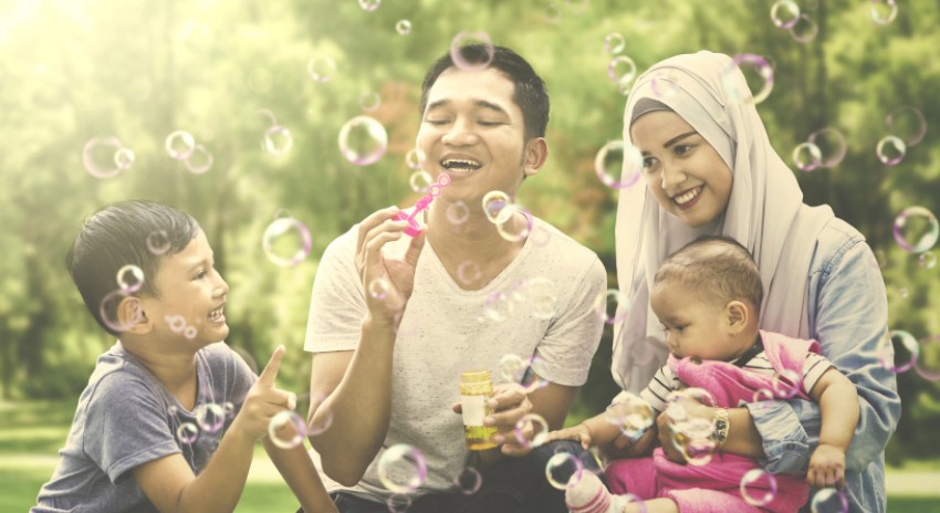 Inspirasi Al Qur'an Bahagia Rumah Tangga, Hadirkan Suasana  Canda