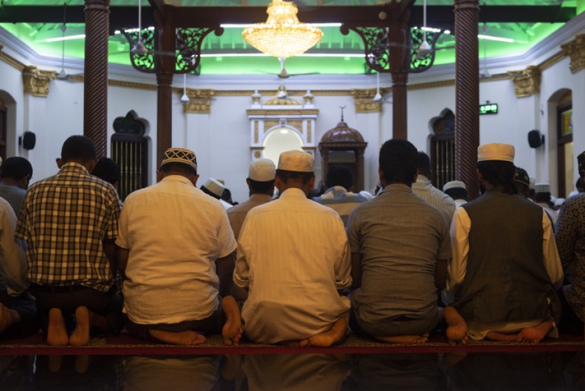 Pilih Imam Shalat Tidak Boleh Sembarangan, Sebab Ia Pemimpin dalam Ibadah