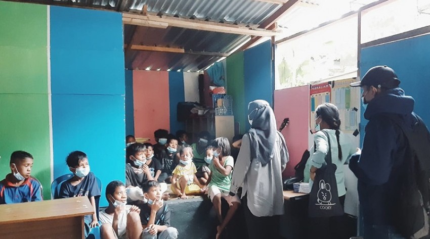 Komunitas Perempuan Milenial Beri Penyuluhan Anak-Anak Jalanan