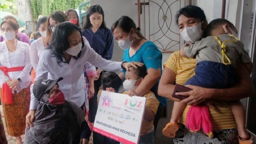 Forum Zakat dan Menteri PPPA Salurkan Bantuan Yatim akibat Covid-19