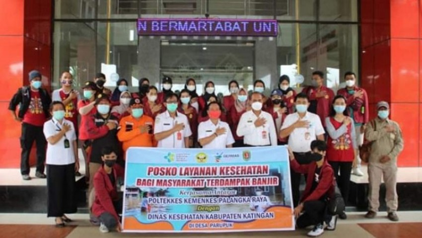 Poltekkes Kirim Relawan Kesehatan untuk Korban Banjir Katingan