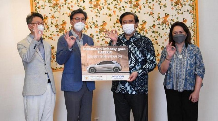 Usung Program Go Green, KBRI Seoul Resmi Gunakan Mobil Listrik
