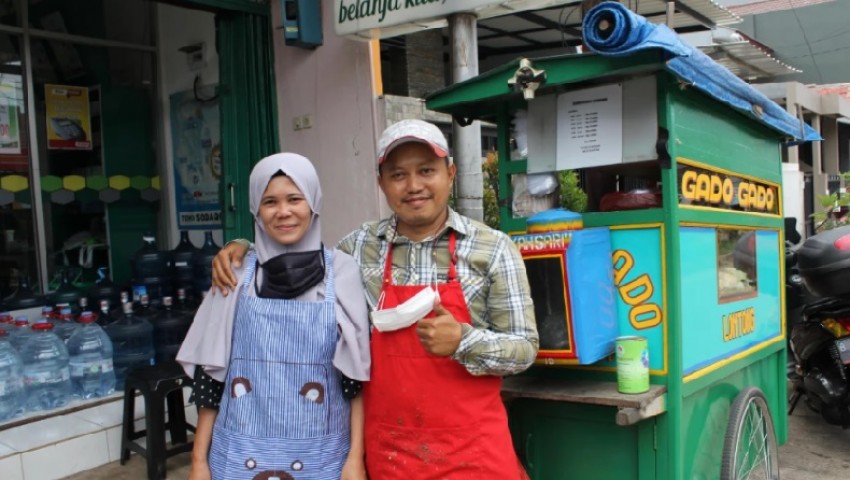 Manfaat Sedekah, Suami Istri Penjual Gado-Gado Berikan Diskon Setiap Jumat