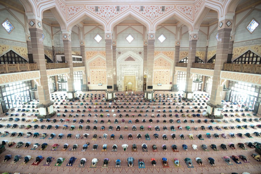 Jangan Lupa Shalat Tepat Waktu, Berikut Jadwal Shalat Hari Ini Rabu (22/9/2021)