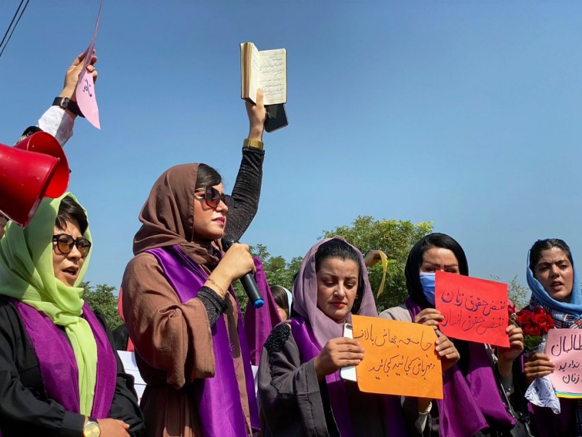 Malala Desak Dunia Lindungi Hak Perempuan Afganistan