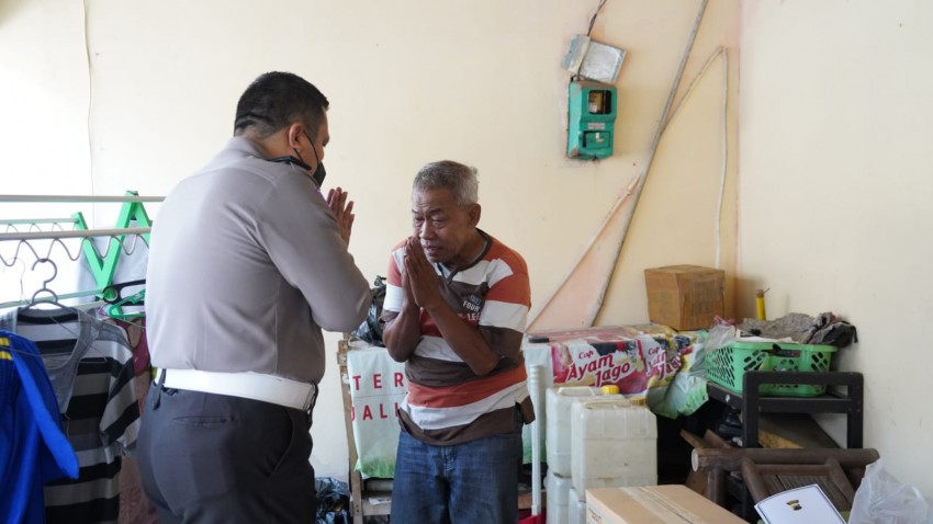 Viral Pensiunan Polri Jadi Manusia Silver, Kapolda Jateng Langsung Beri Bantuan