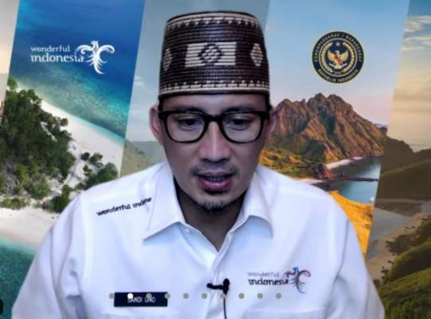 Sandiaga Sambut Baik Pagelaran Busana di Prambanan