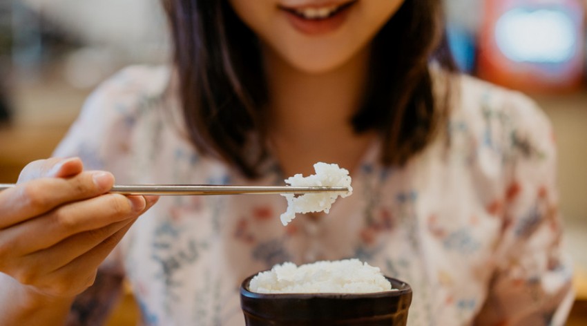 Perintah Rasulullah agar Makan dengan Tangan Kanan Penting Diperhatikan