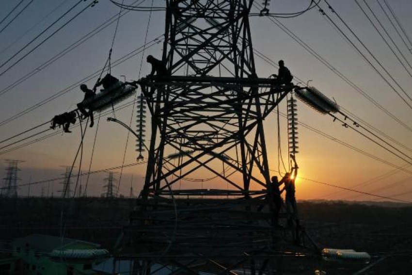 Kementerian Keuangan Apresiasi Kinerja PLN Sebagai Debitur Terbaik Kategori BUMN
