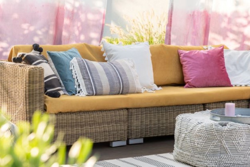 Intip 5 Motif Cushion yang Bisa Bikin Cantik Rumah