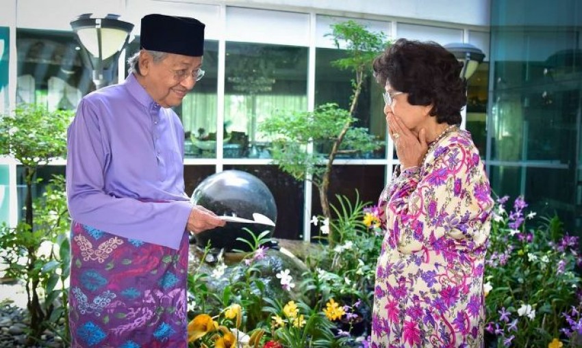 Ketika Mahathir Mohamad Beli Ikan Cupang, Bantu Pelaku Usaha Malaysia
