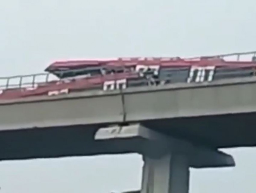 Saling Tindih, Uji Coba Kereta LRT Cawang-Cibubur Kecelakaan