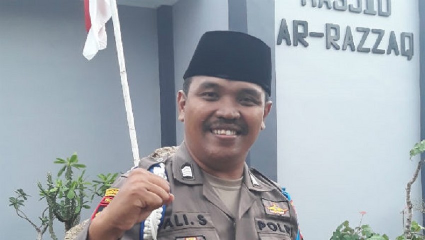 Bripka Nur Ali Suwandi, Polisi yang Bangun 13 Masjid dan Pesantren