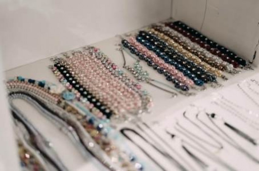 Sukses Usaha Aksesoris Bross, Muslimah Ini Ajak Customer Berbagi Keberkahan