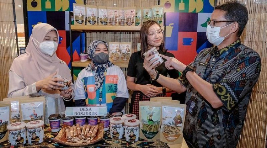 Menparekraf Ajak Penulis Bangkitkan Ekonomi Lewat Literasi