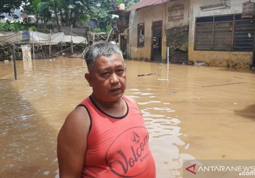 Tangani Banjir, Pemkot Jakarta Barat Siagakan 12 Mobil Pompa Air