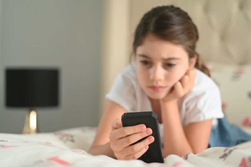 Bolehkah Anak Berusia 11 Tahun Aktif di Media Sosial?