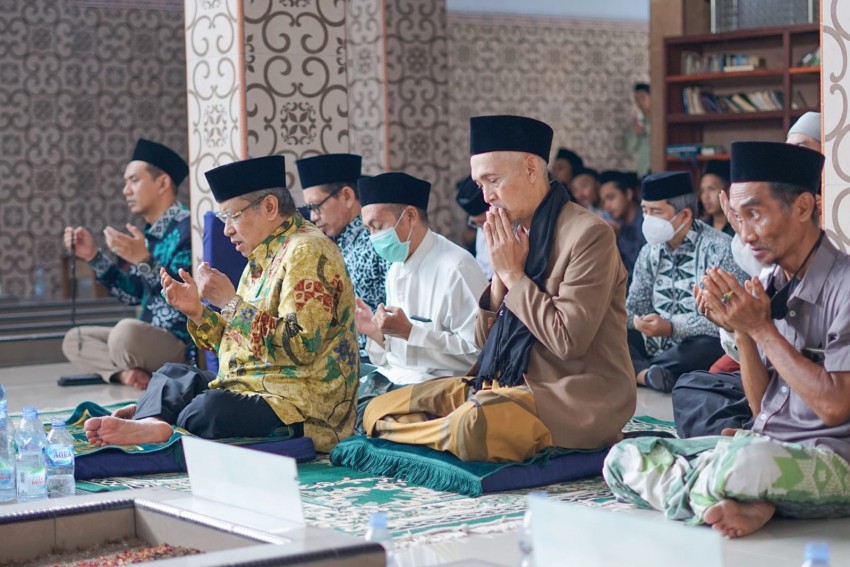 Resmikan Masjid IAI, Kiai Said Ajak Santri Perkuat Cita-cita