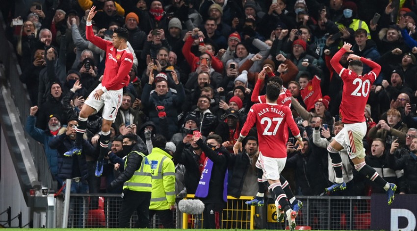 Man United Kalahkan Arsenal, Carrick Sanjung Ronaldo