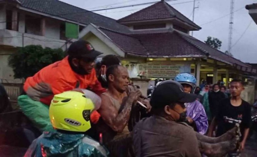 Separuh Korban Awan Panas Semeru Alami Luka Bakar