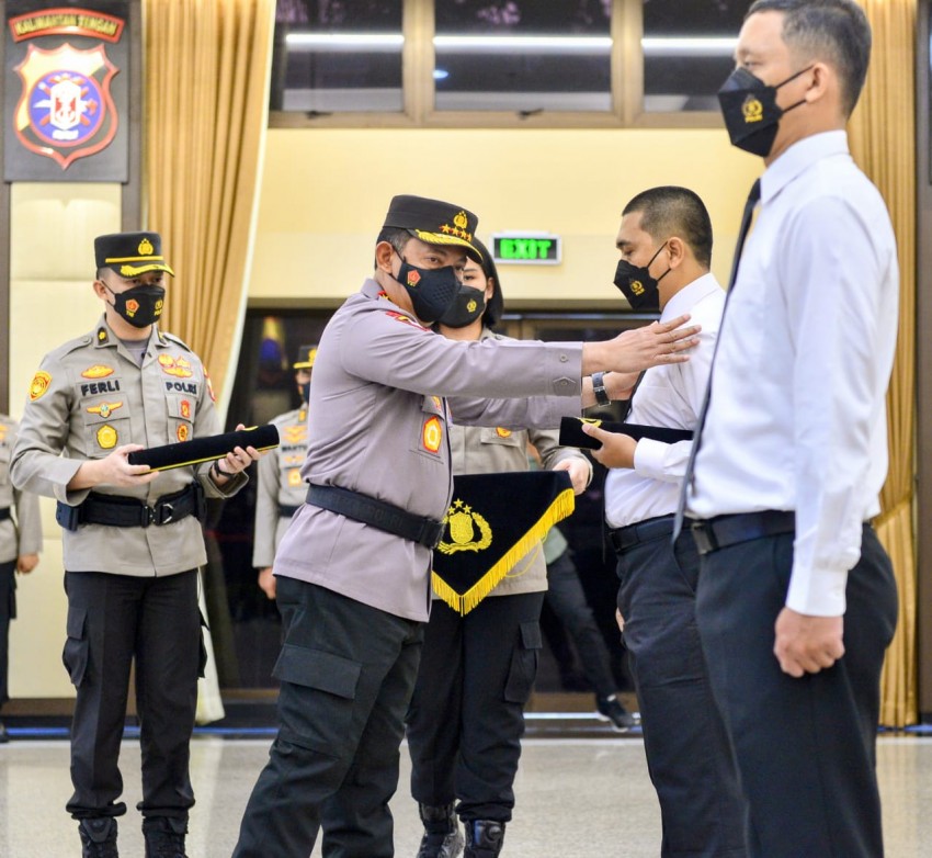 Momentum Hakordia, Kapolri Lantik 44 Eks Pegawai KPK Jadi ASN