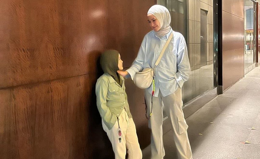 Buat Sang Ibu Terharu, Anak Kedua Zaskia Mecca Berhijab Tanpa Paksaan