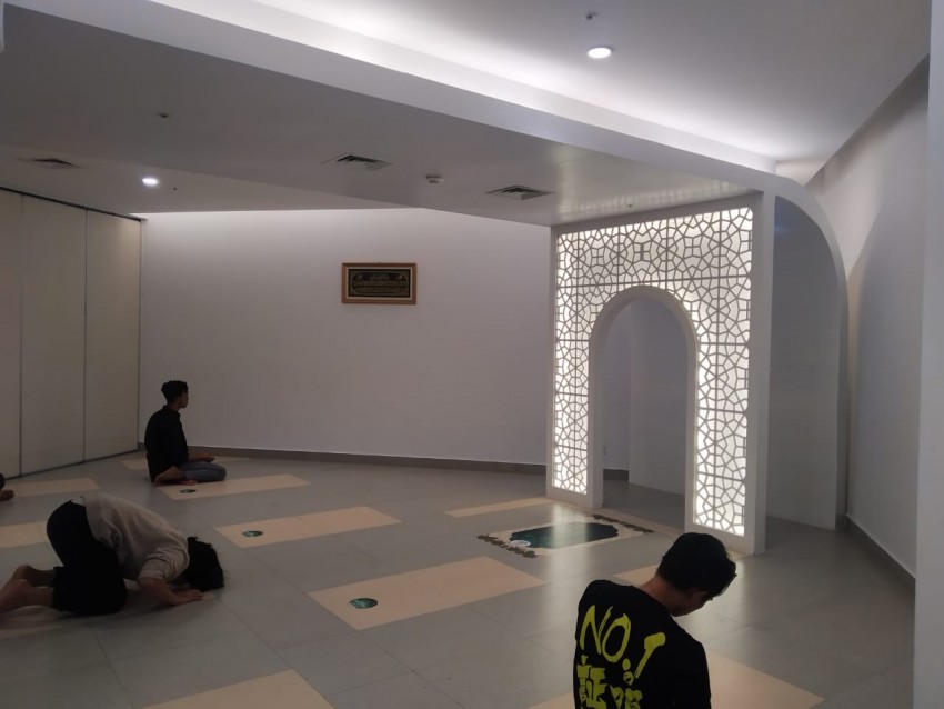 Mushalla Mall AEON BSD Suguhkan Keramik Khusus yang Sejuk