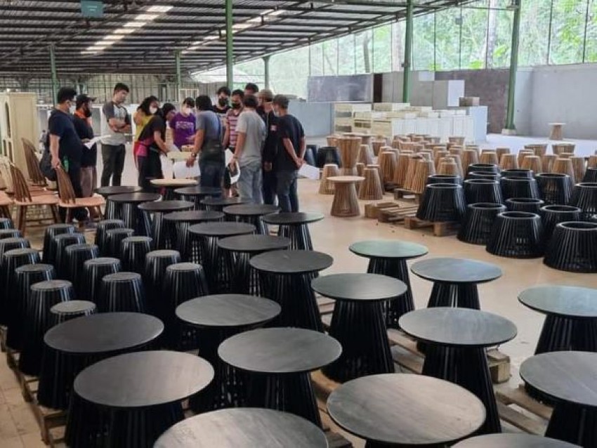 Perusahaan Furnitur di Salatiga Dukung Ciptakan Santripreneur Baru