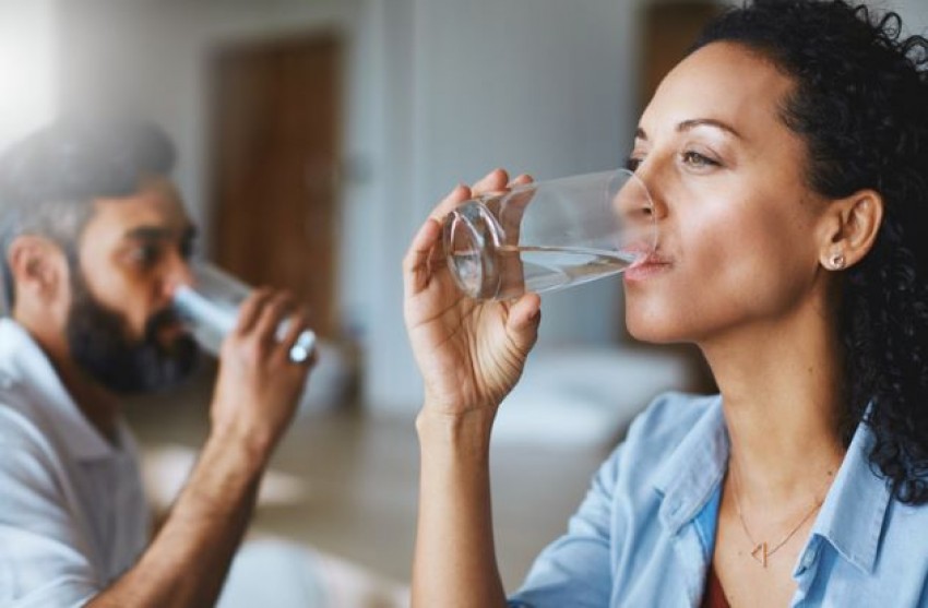 Gagal Ginjal Mengintai, Ini Aturan Minum Air Putih yang Sehat