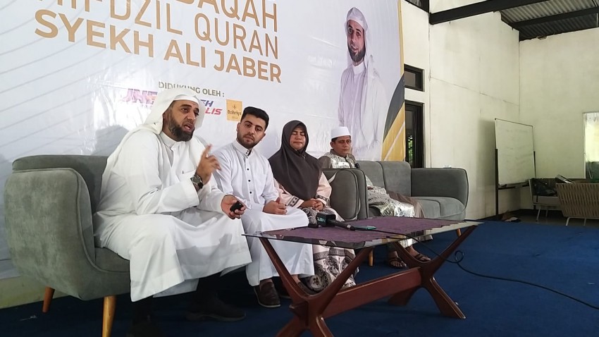 MHQ Abadikan Cita-Cita Syekh Ali Jaber: Cetak Satu Juta Penghafal Alquran