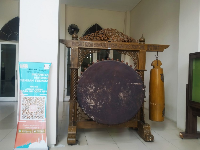 Sempat Diminta Berhenti, Wanita Ini Komitmen Mengabdi di Masjid