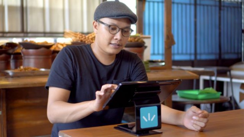 Maksimalkan Pembayaran Digital, Angkringan Kekinian Ini Raup Omzet 50%