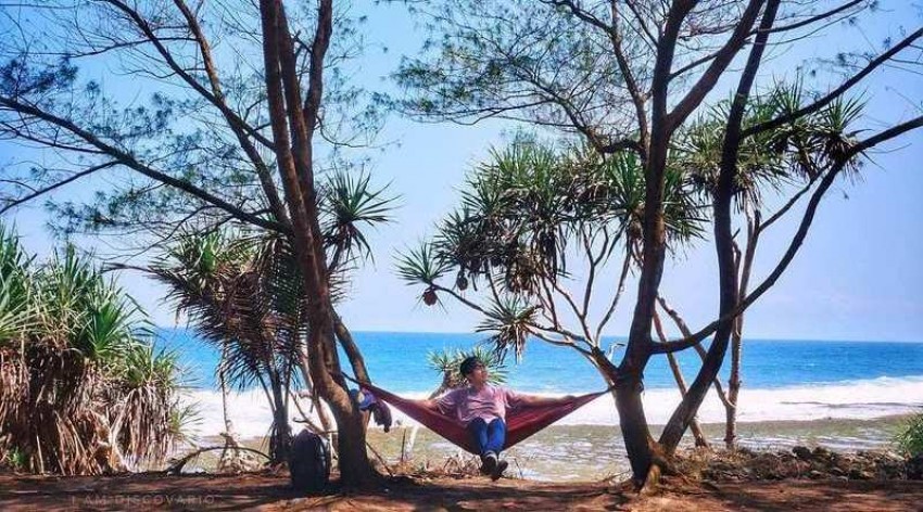 Menyusuri Indahnya Pantai Porok di Gunung Kidul