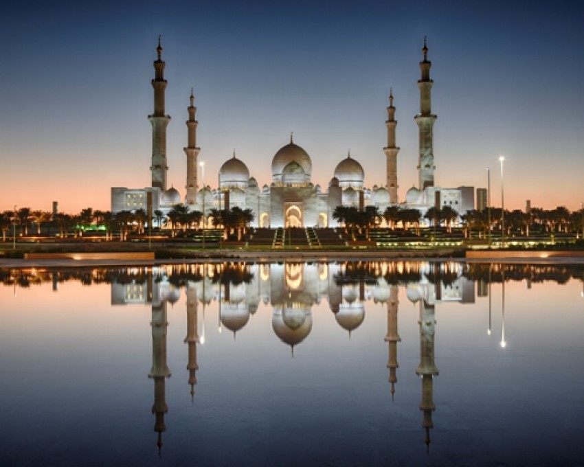 Gibran Pastikan Pembangunan Masjid Raya Sheikh Zayed Selesai Agustus