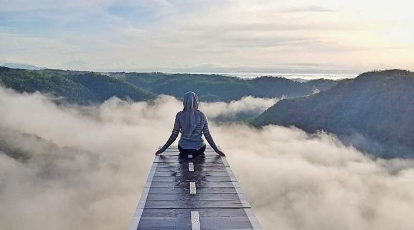 Eksotisme Wisata Tebing Watu Mabur, Suguhkan Hamparan Hutan dan Pegunungan