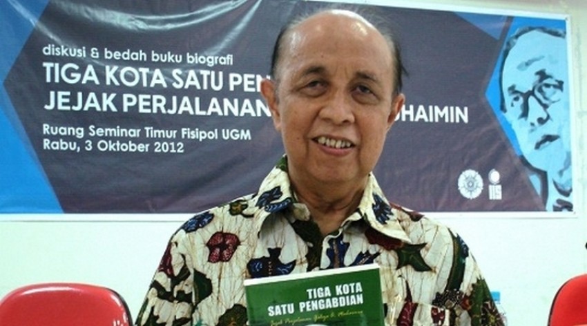 UGM Berduka Guru Besar Fisipol Prof Yahya Muhaimin Berpulang