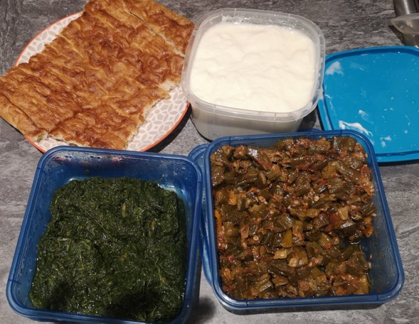 Berbagi Makanan ke Tetangga, Aksi Pria Afghanistan Ini Jadi Viral