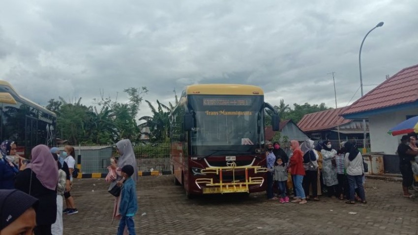 Teman Bus Jadi Pilihan Warga Sulsel Berwisata di Akhir Pekan