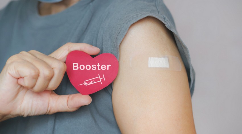 Interval Vaksinasi Booster Kini Cukup 3 Bulan Sejak Vaksin Dosis Kedua Disuntikkan