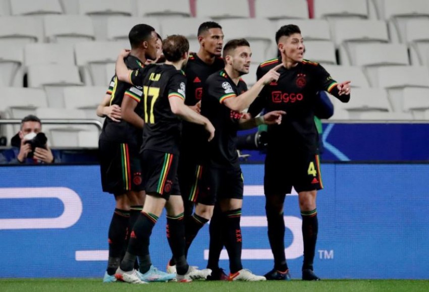 Dua Kali Unggul atas Benfica, Ajax Harus Puas Pulang Imbang 2-2