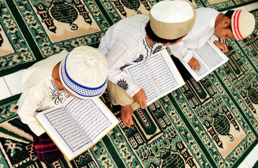 Kapan Waktu Tepat Ajari Anak-Anak Berpuasa?