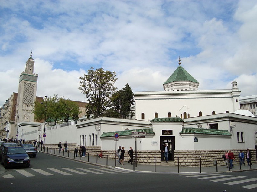 Masjid Agung Paris: Simbol Islam di Prancis, Ramah pada Nonmuslim