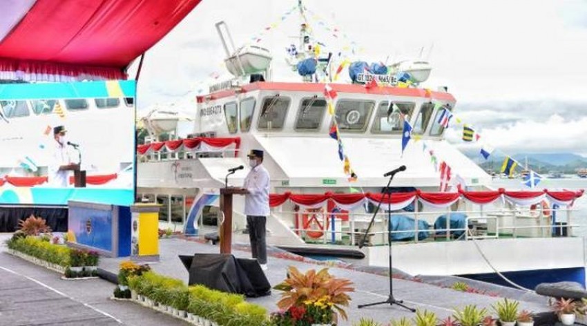 Kemenhub Resmikan Kapal Wisata Buatan Dalam Negeri di Labuan Bajo