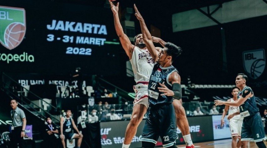Lewati Hadangan Evos Thunder, Pelita Jaya Puncaki Klasemen Tim Putih