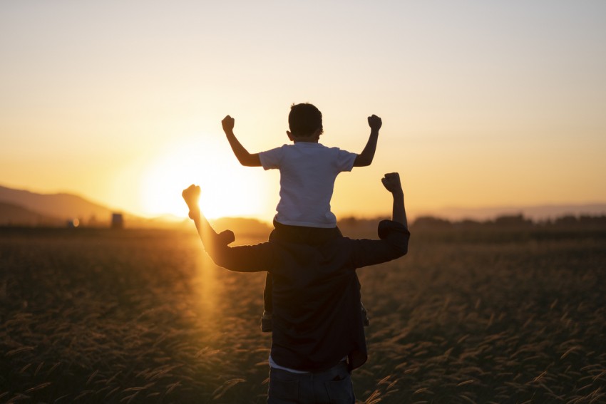 Ingin Tahu Bagaimana Masa Depanmu? Berbaktilah kepada Orang Tua
