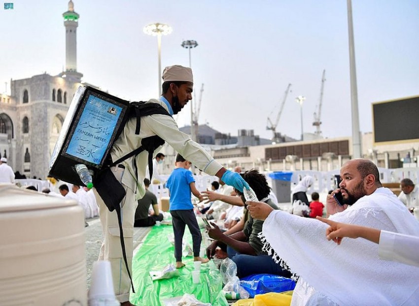 Lebih dari 500 Ribu Liter Air Zamzam Terdistribusi saat Ramadhan