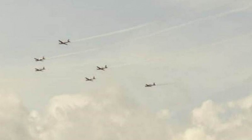 Parade Pesawat Tempur Meriahkan HUT ke-76 TNI AU