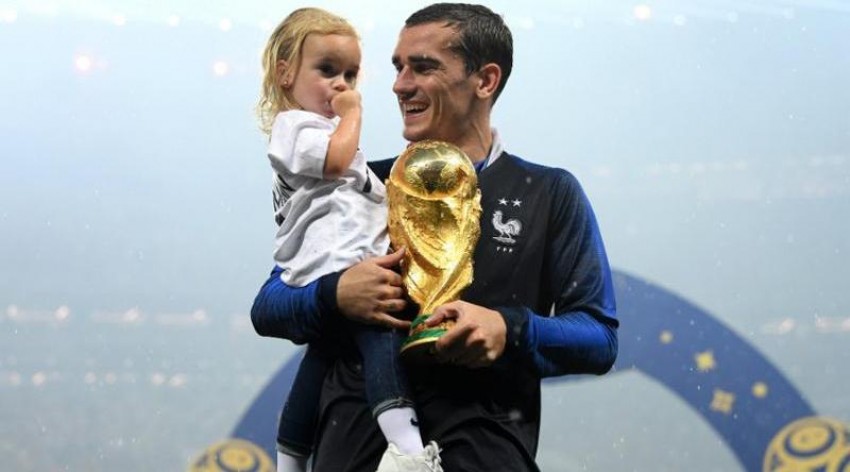 Unik, 3 Anak Antoine Griezmann Kompak Lahir Tanggal 8 April