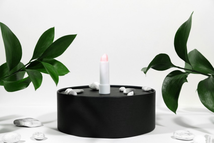 Ini 7 Rekomendasi Lip Balm dengan SPF, Solusi Bibir Kering