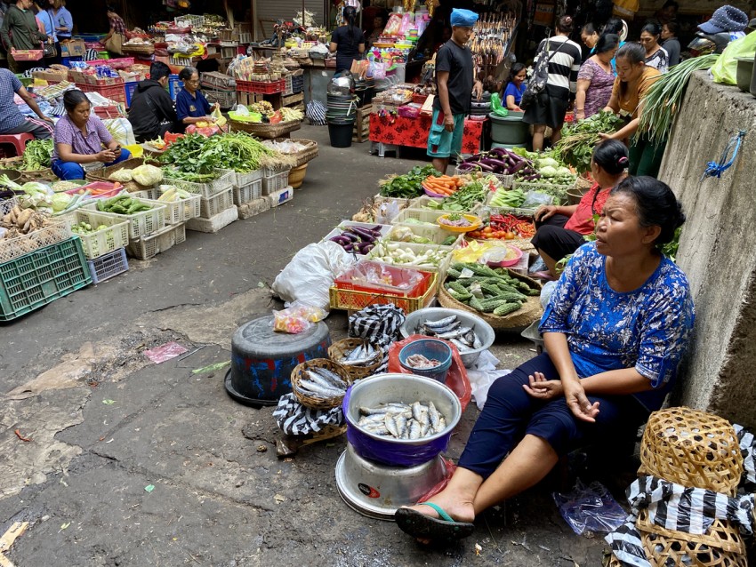 Kenaikan Harga Jadi Pukulan Ganda Bagi Masyarakat